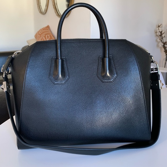 🔴SOLD🔴Givenchy Antigona Medium - Picture 2 of 6